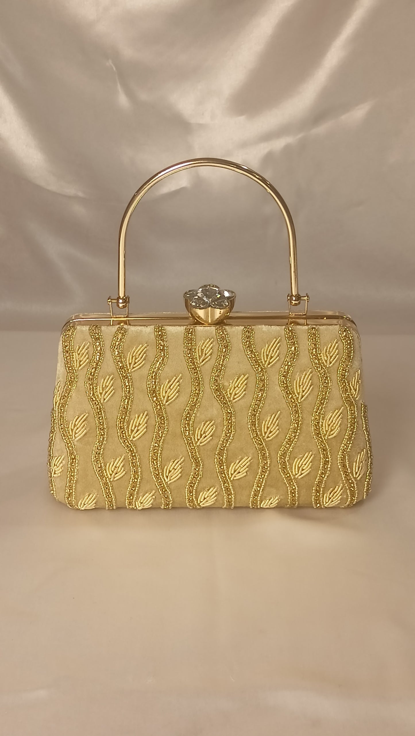GOLDEN DABKA WORK CLUTCH