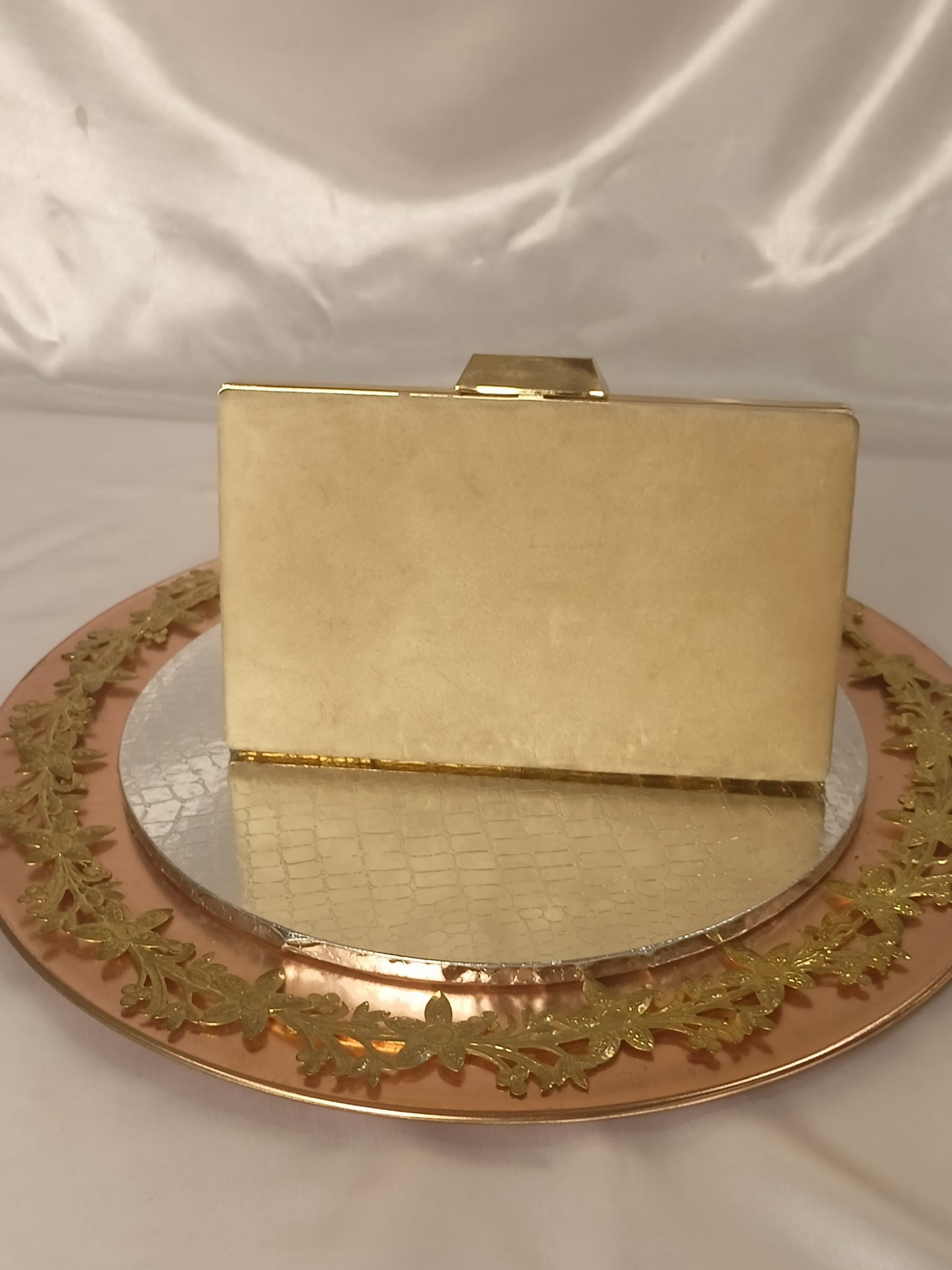 CREAM VELVET SHELL WORK CLUTCH