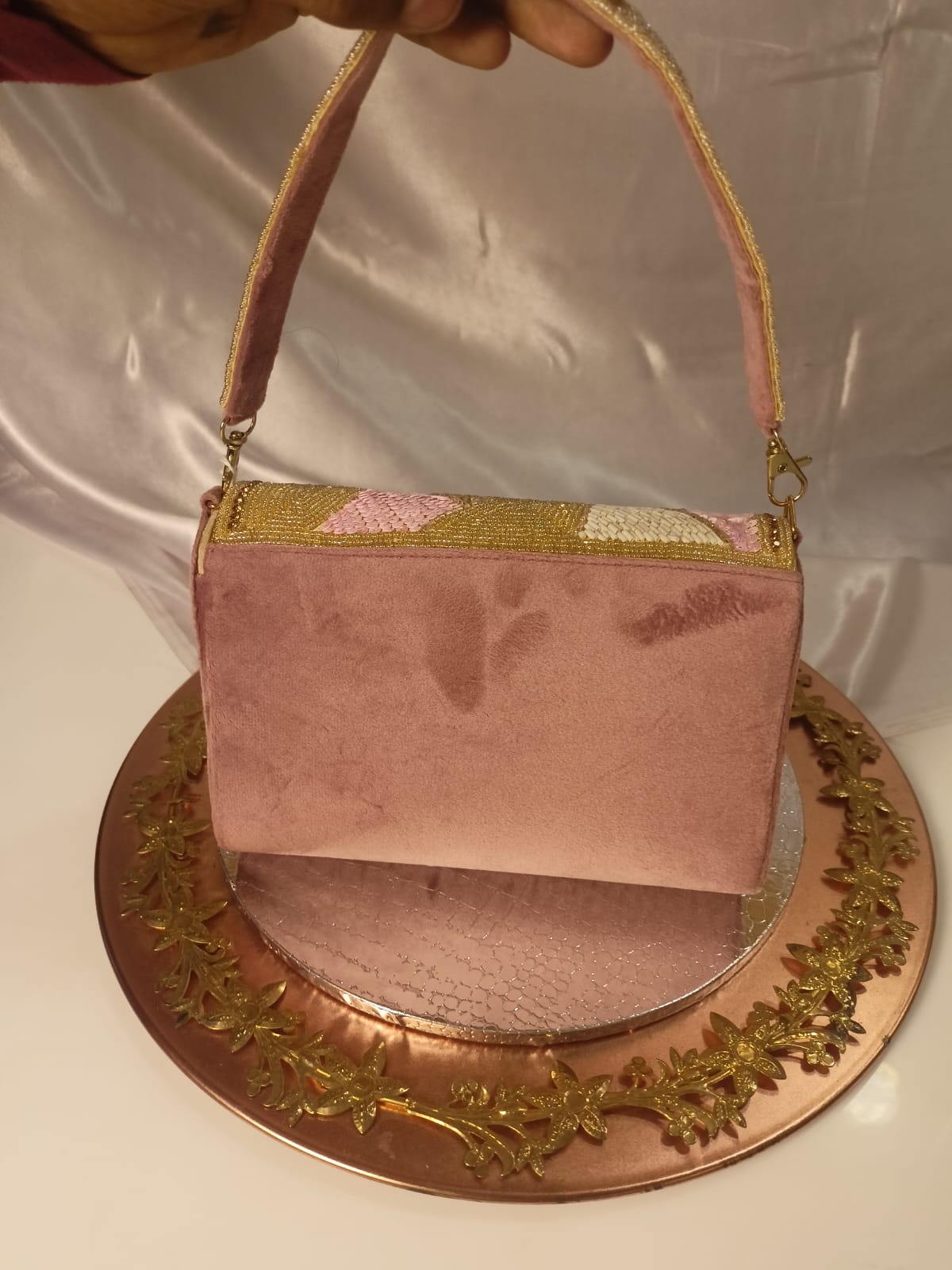 ROSE GULD SEQUENCE WORK FLAP CLUTCH