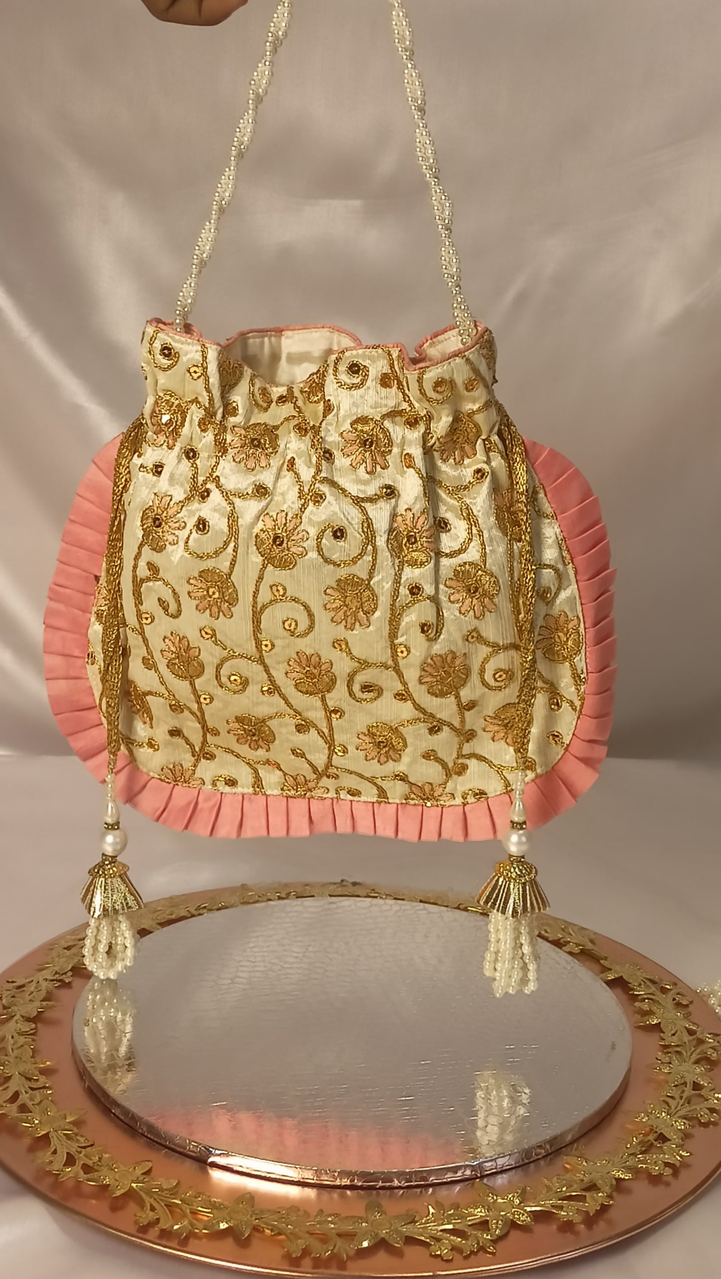 NADIA POTLI BAG
