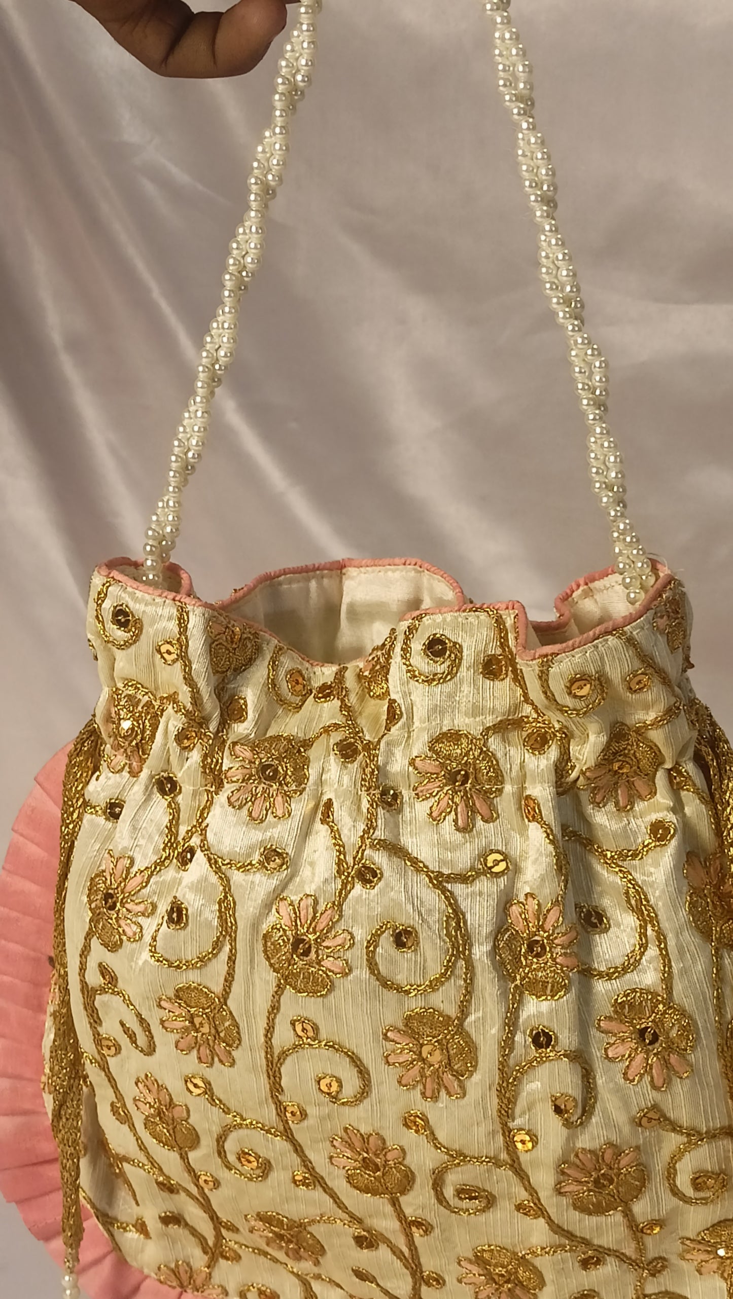NADIA POTLI BAG