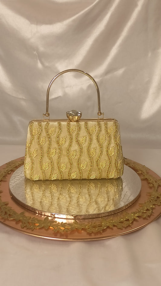 GOLDEN  DABKA WORK CLUTCH