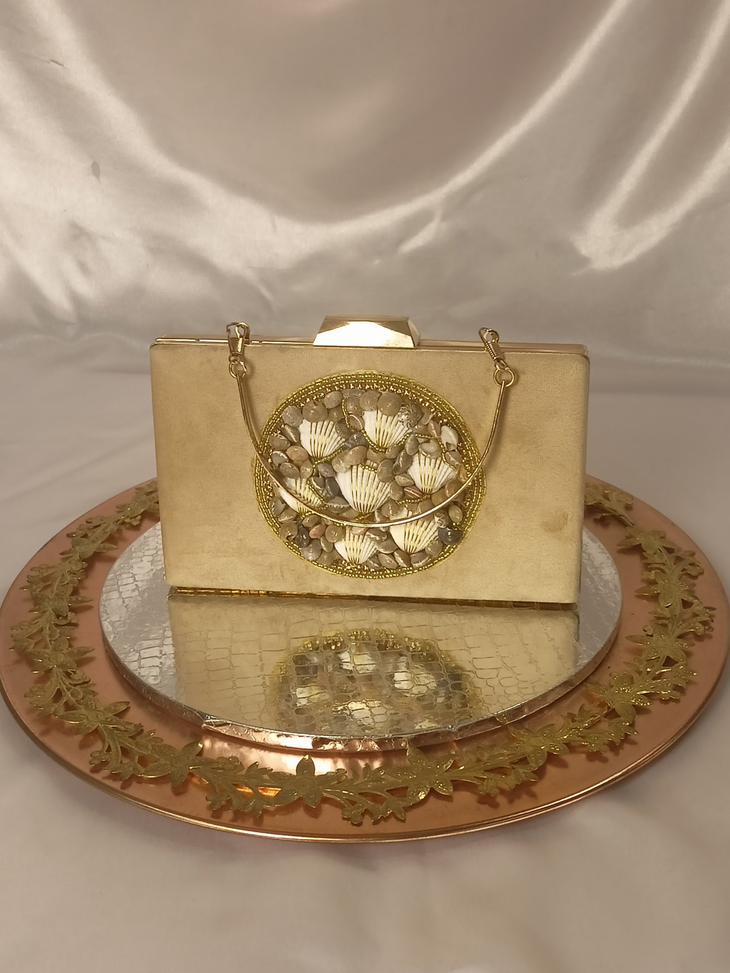 CREAM VELVET SHELL WORK CLUTCH