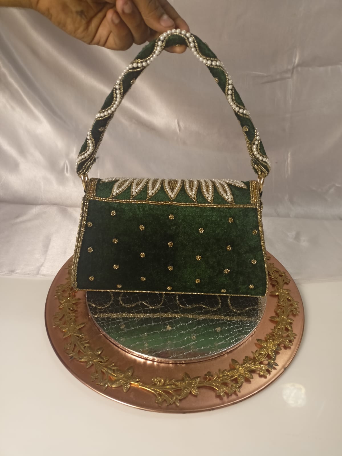 GREEN PEARL WORK FLAP CLUTCH